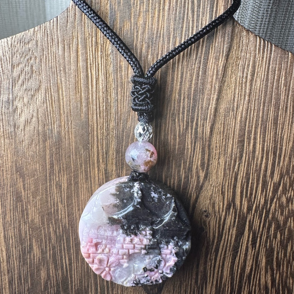 Icy Rhodonite Landscape and Flowers Pendant Necklace on Black Adjustable Rope - Picture 3 of 16